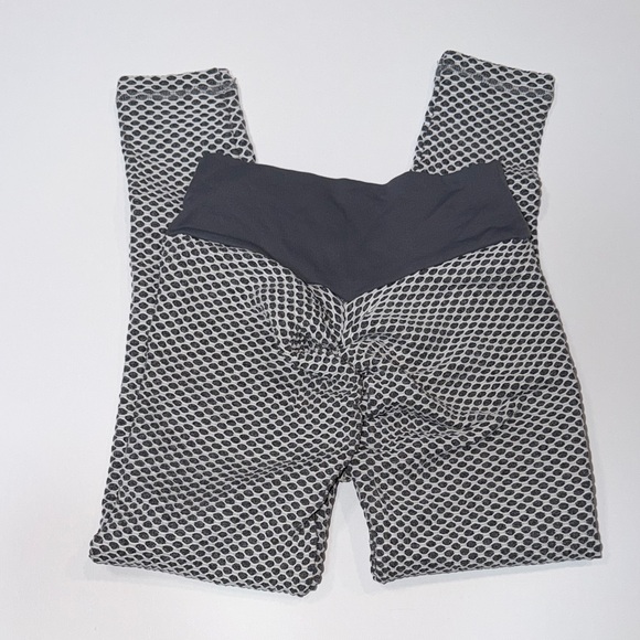 Women's Geometric Patterned Leggings - White and Gray - Picture 2 of 2